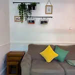 Stylish 1 Bedroom By Altoluxoexperience Short Lets & Serviced With Free Wifi & Parking *