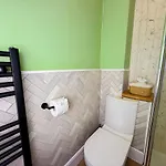 Stylish 1 Bedroom By Altoluxoexperience Short Lets & Serviced With Free Wifi & Parking Сasa de vacaciones Bristol