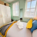 Stylish 1 Bedroom By Altoluxoexperience Short Lets & Serviced With Free Wifi & Parking Сasa de vacaciones Bristol