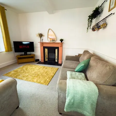 Stylish 1 Bedroom By Altoluxoexperience Short Lets & Serviced With Free Wifi & Parking Hébergement de vacances