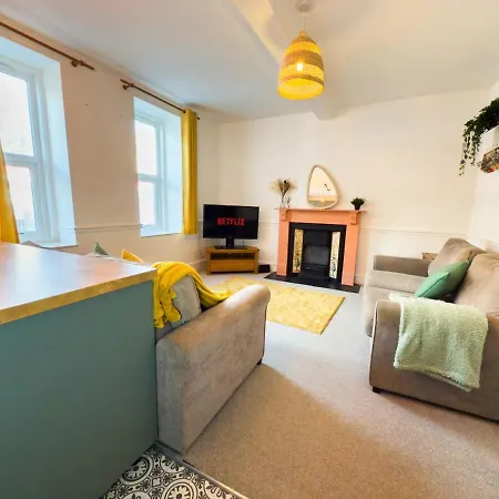 Stylish 1 Bedroom By Altoluxoexperience Short Lets & Serviced With Free Wifi & Parking Hébergement de vacances *