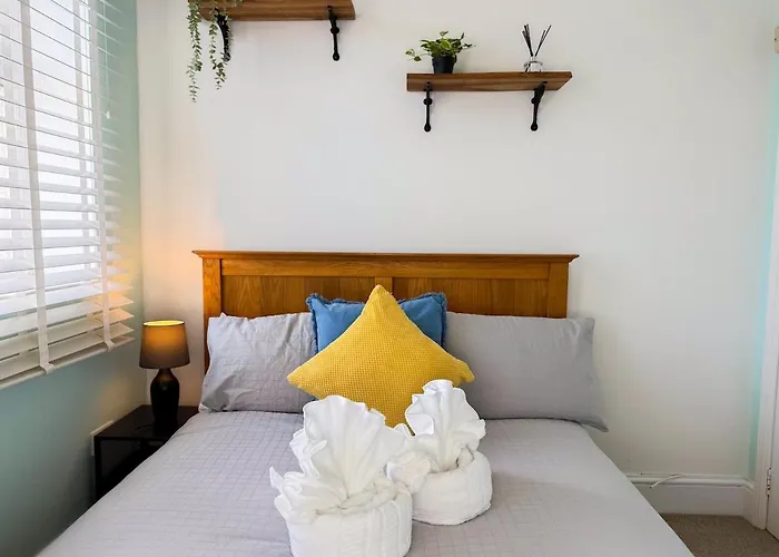 Stylish 1 Bedroom By Altoluxoexperience Short Lets & Serviced With Free Wifi & Parking * Bristol