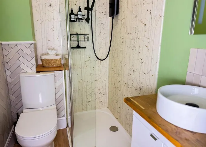 Будинок відпочинку Stylish 1 Bedroom By Altoluxoexperience Short Lets & Serviced With Free Wifi & Parking *