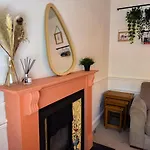 Stylish 1 Bedroom By Altoluxoexperience Short Lets & Serviced With Free Wifi & Parking Ferienhaus *