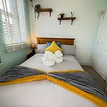 Stylish 1 Bedroom By Altoluxoexperience Short Lets & Serviced With Free Wifi & Parking Ferienhaus