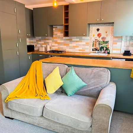 Stylish 1 Bedroom By Altoluxoexperience Short Lets & Serviced With Free Wifi & Parking