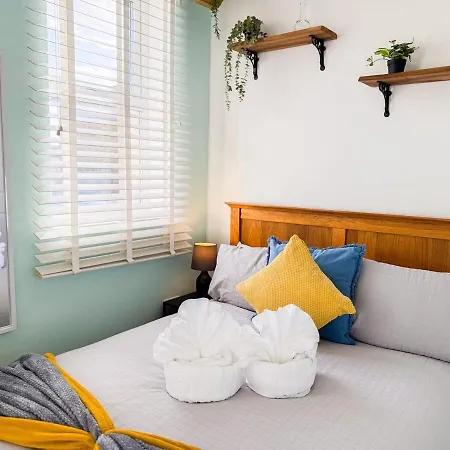 Stylish 1 Bedroom By Altoluxoexperience Short Lets & Serviced With Free Wifi & Parking Bristol