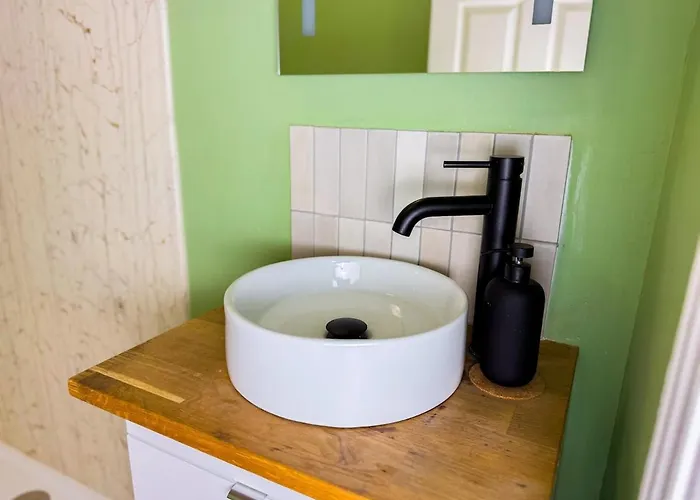 Stylish 1 Bedroom By Altoluxoexperience Short Lets & Serviced With Free Wifi & Parking Prázdninový dům Bristol