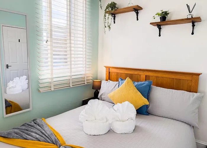 Stylish 1 Bedroom By Altoluxoexperience Short Lets & Serviced With Free Wifi & Parking Bristol