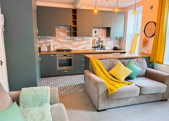 Stylish 1 Bedroom By Altoluxoexperience Short Lets & Serviced With Free Wifi & Parking Bristol